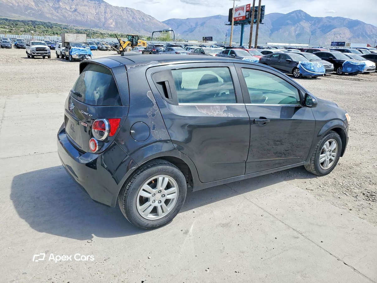 Chevrolet Sonic 2015
