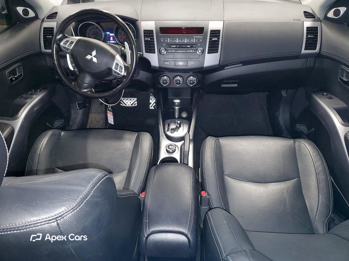 Mitsubishi Outlander 2012