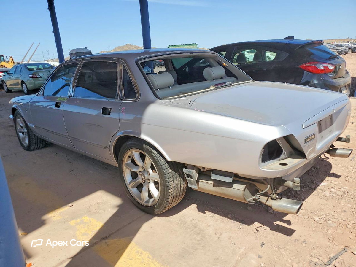 Jaguar XJR 2001