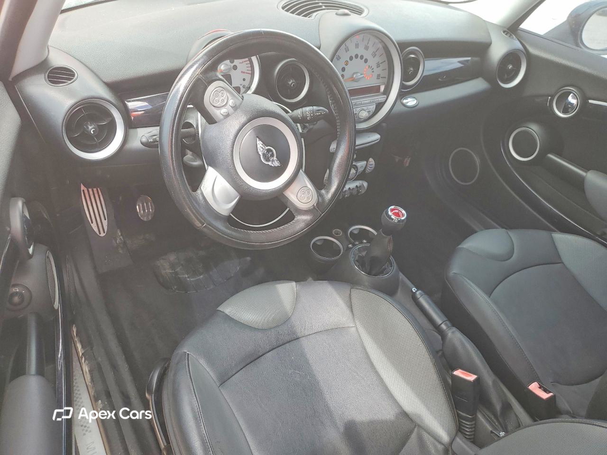 MINI Cooper 2010