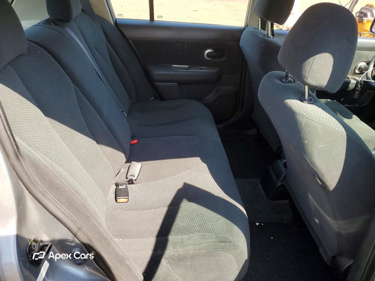 Nissan Versa 2012
