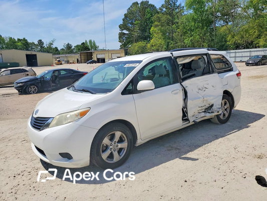 Toyota Sienna 2011 - Image 1 of 14