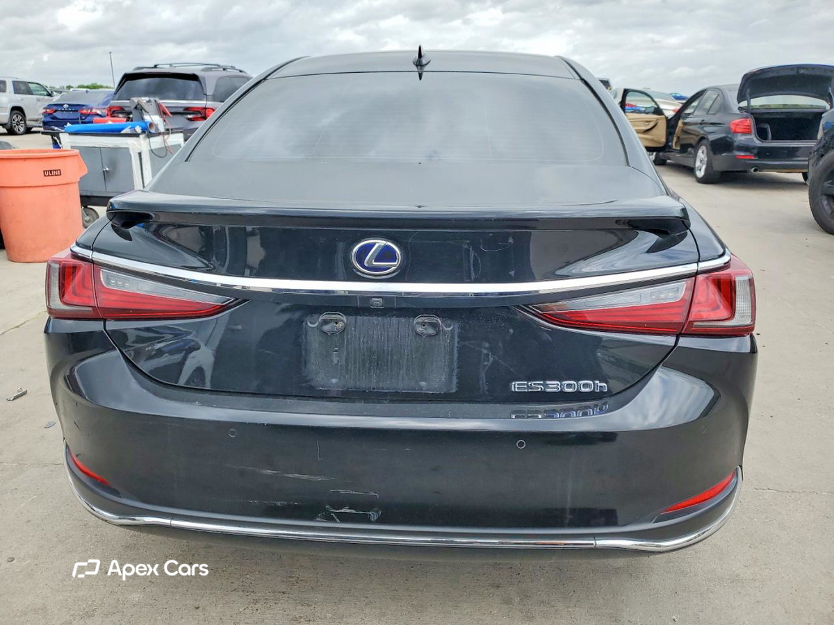 Lexus ES 2019