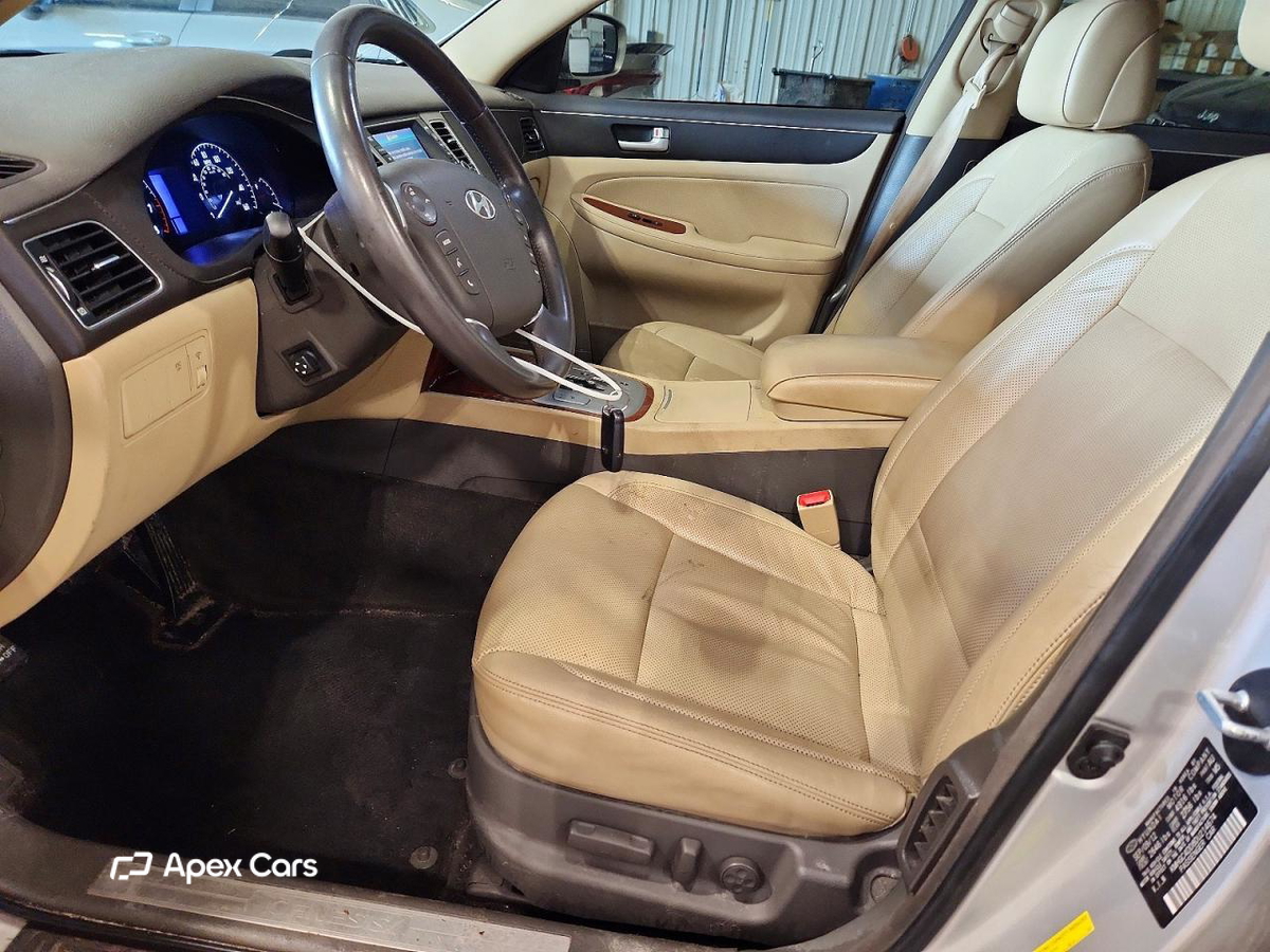Hyundai Genesis 2013