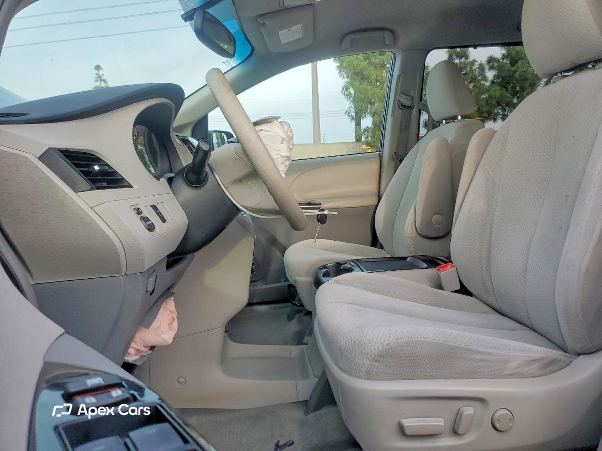 Toyota Sienna 2011