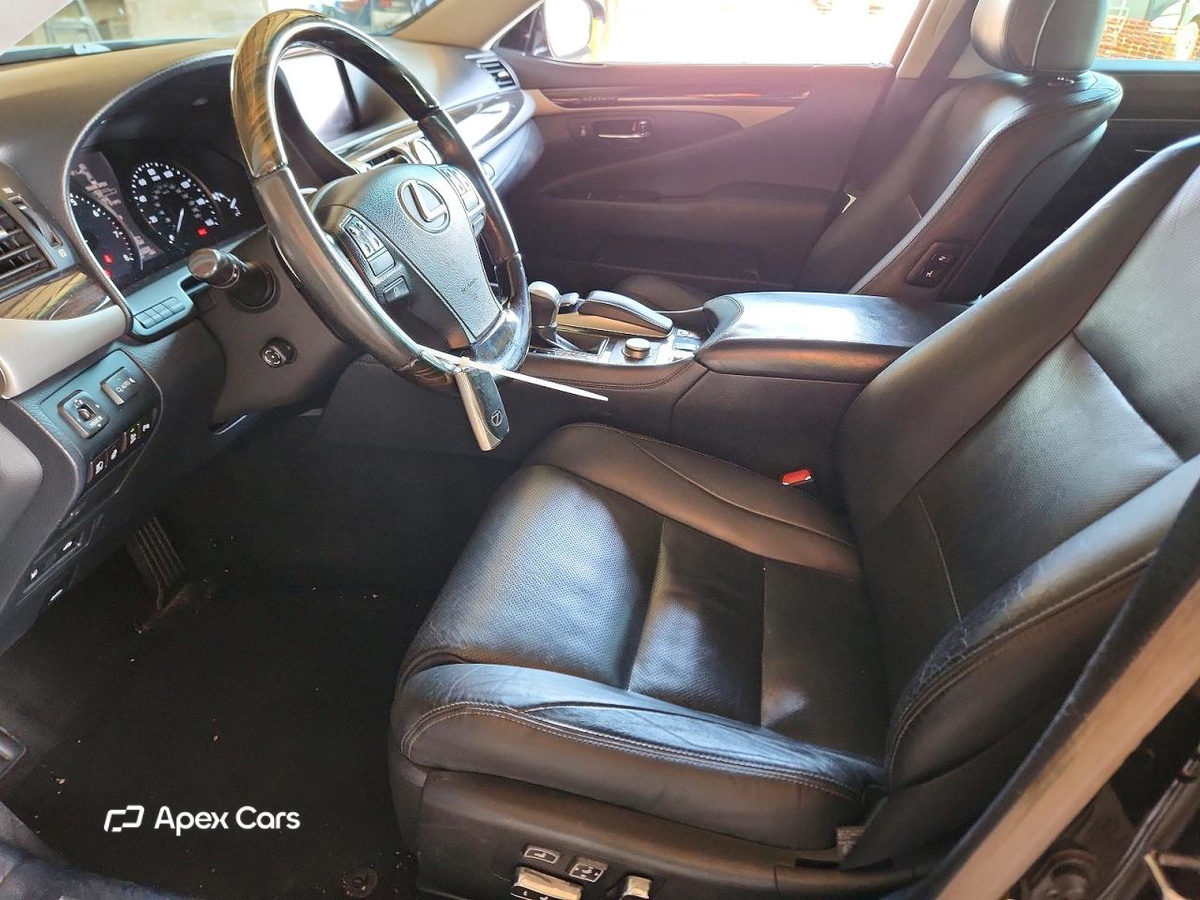 Lexus LS 2014