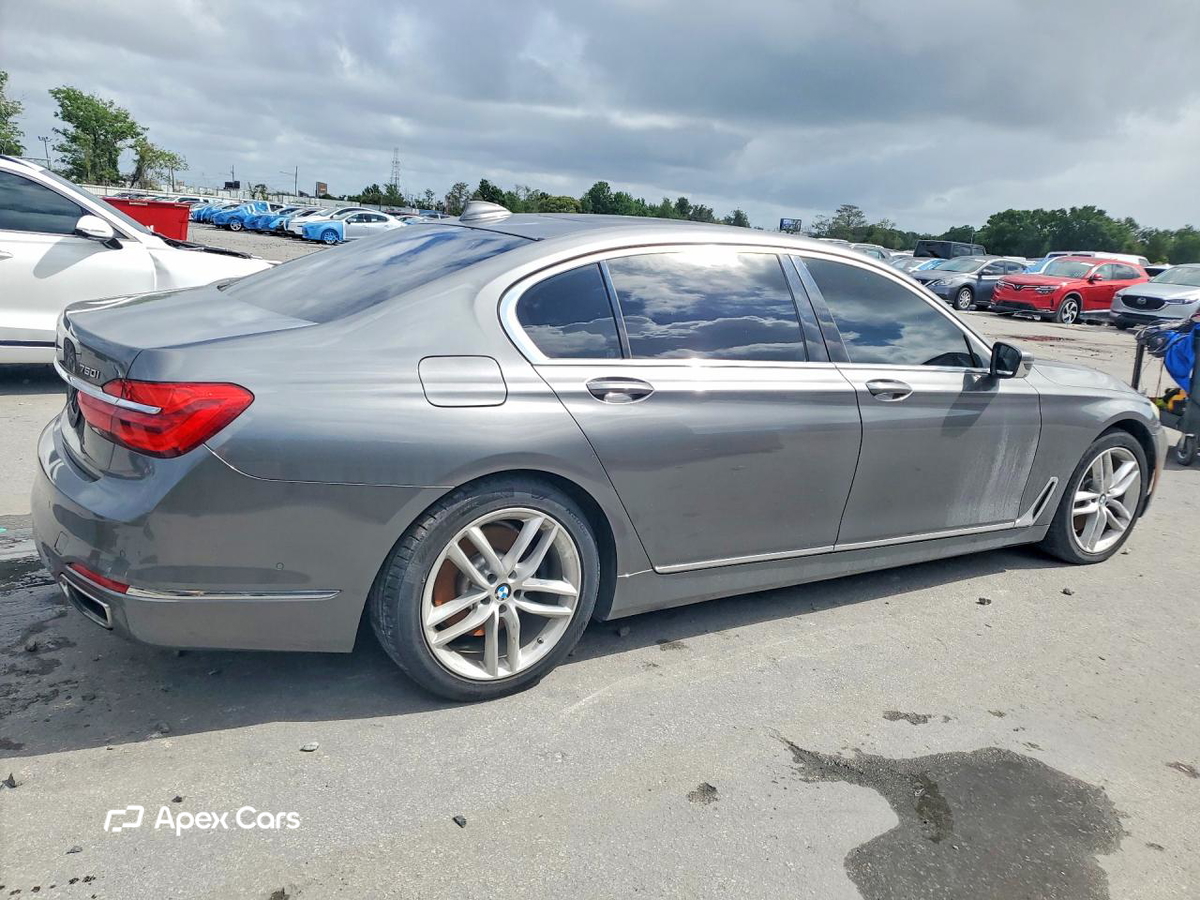 BMW Series 7 2016