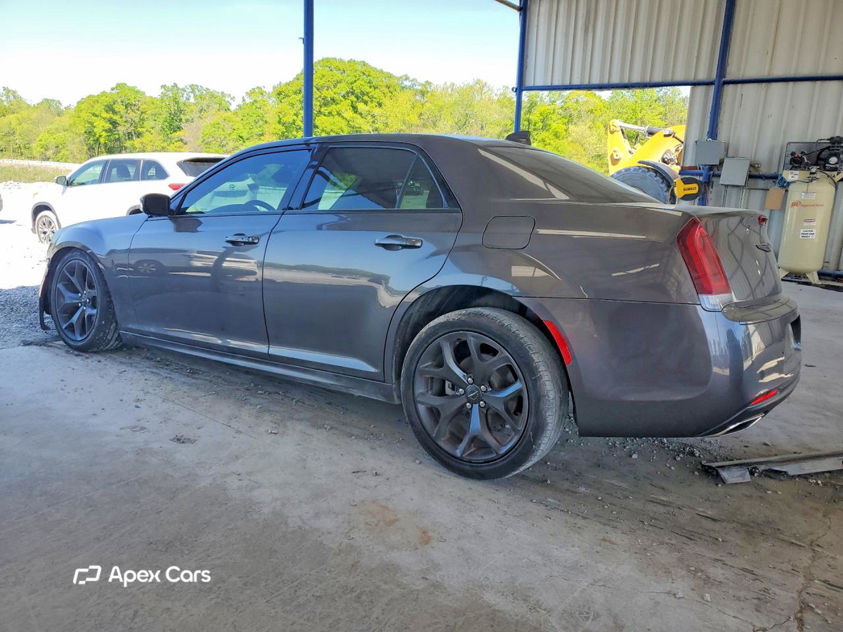 Chrysler 300 2021