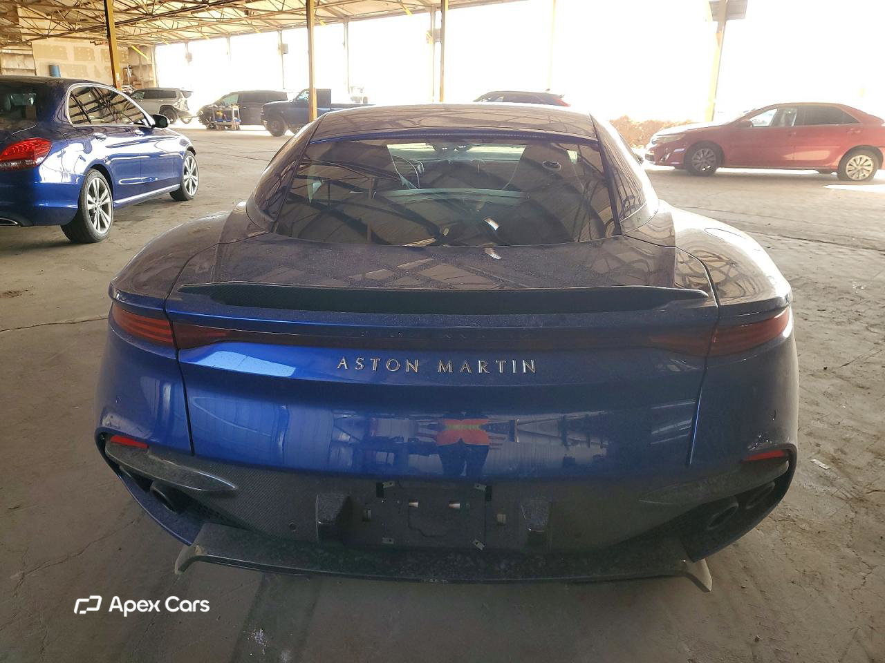 Aston Martin DBS 2019