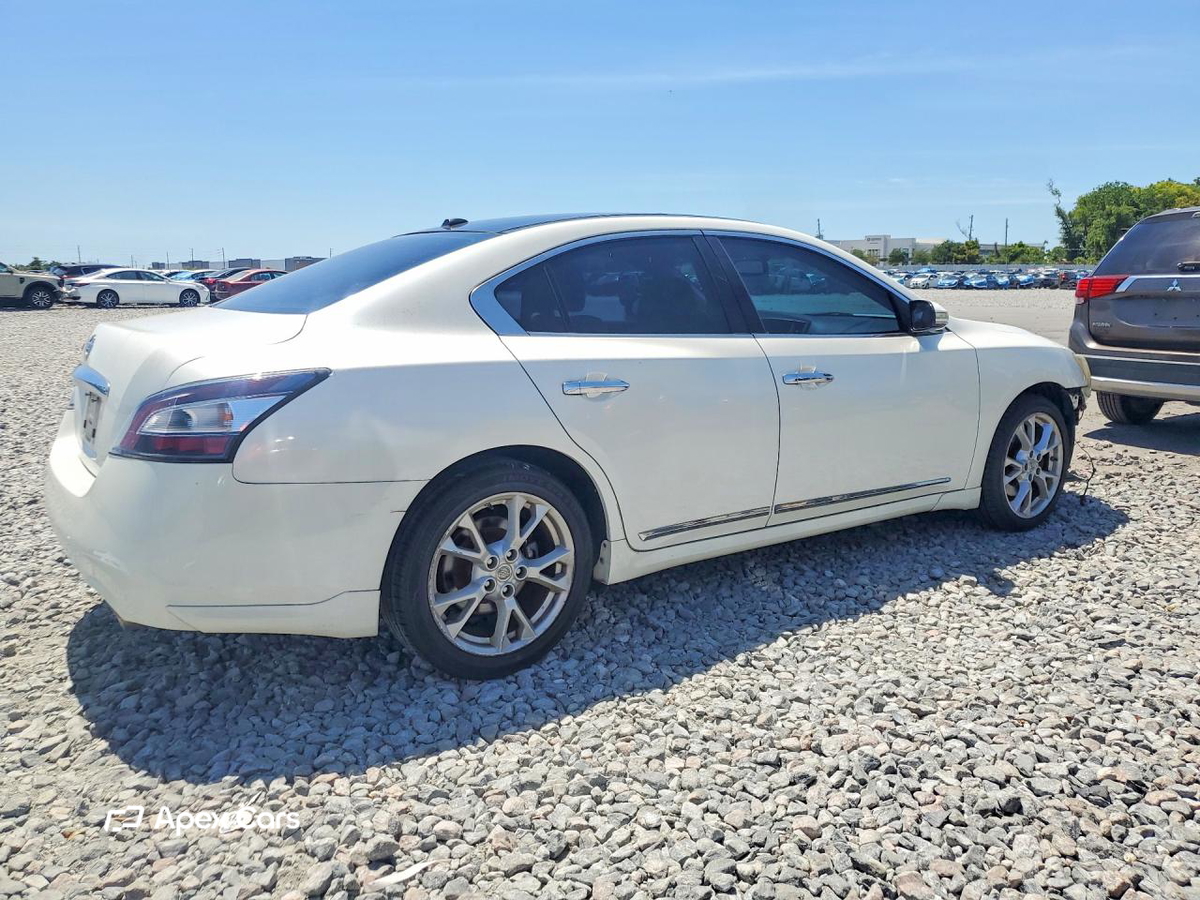 Nissan Maxima 2014