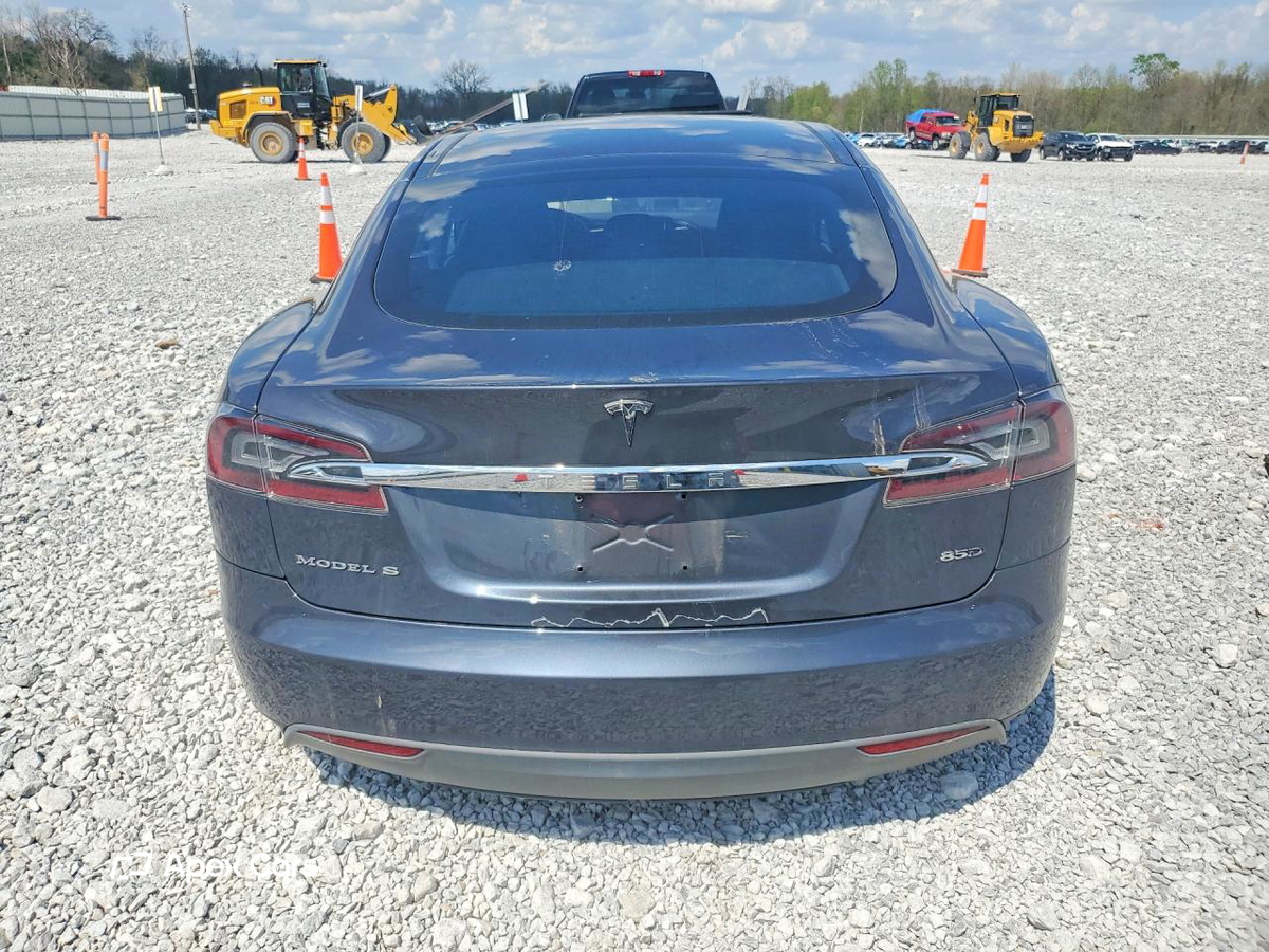 Tesla Model S 2015
