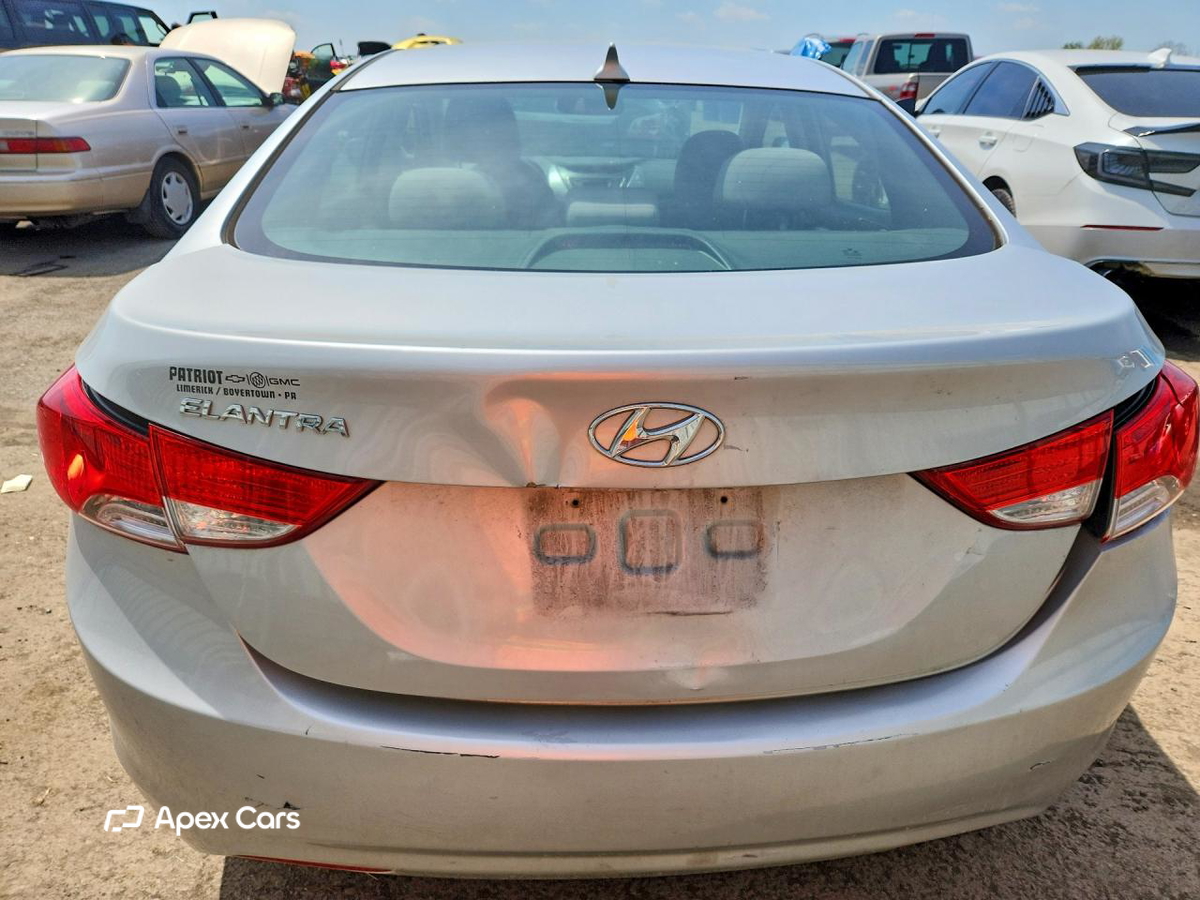 Hyundai Elantra 2013