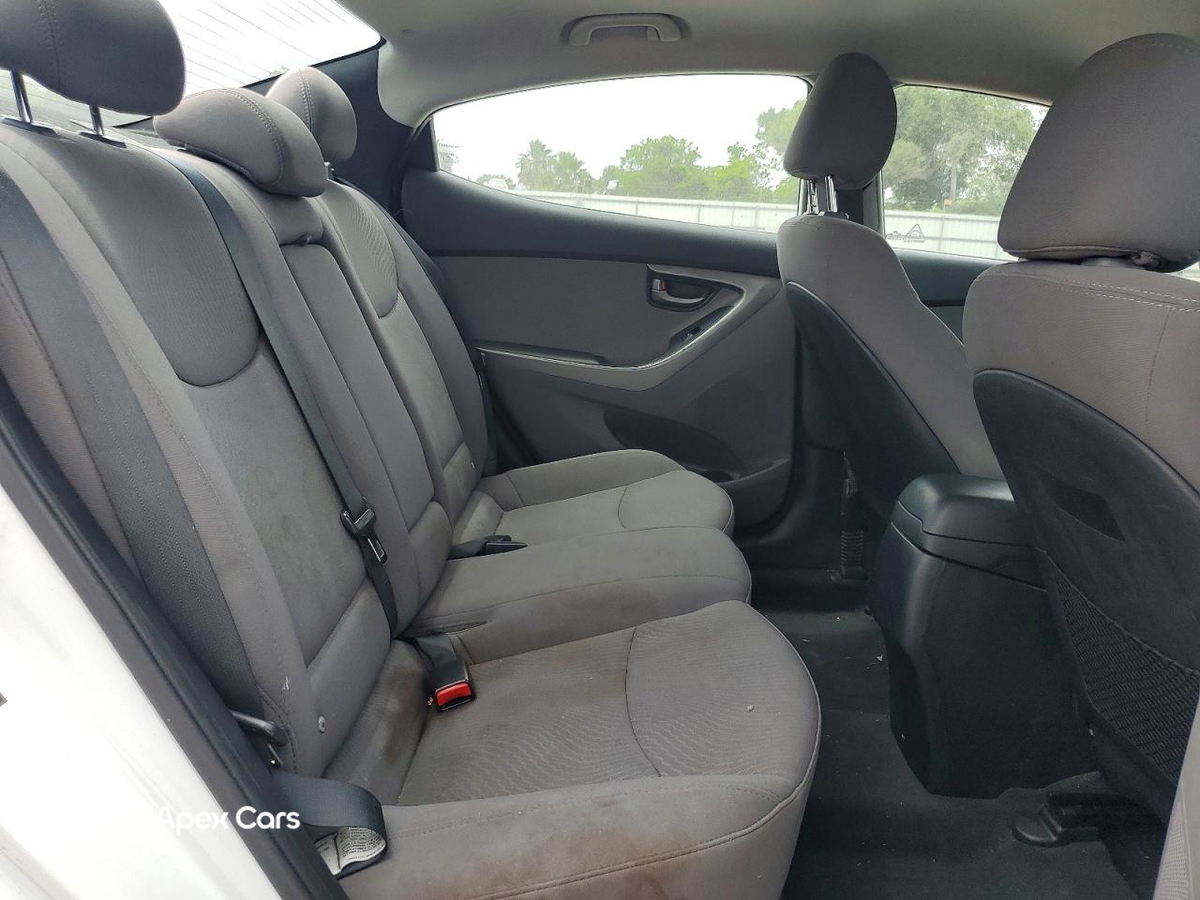 Hyundai Elantra 2016