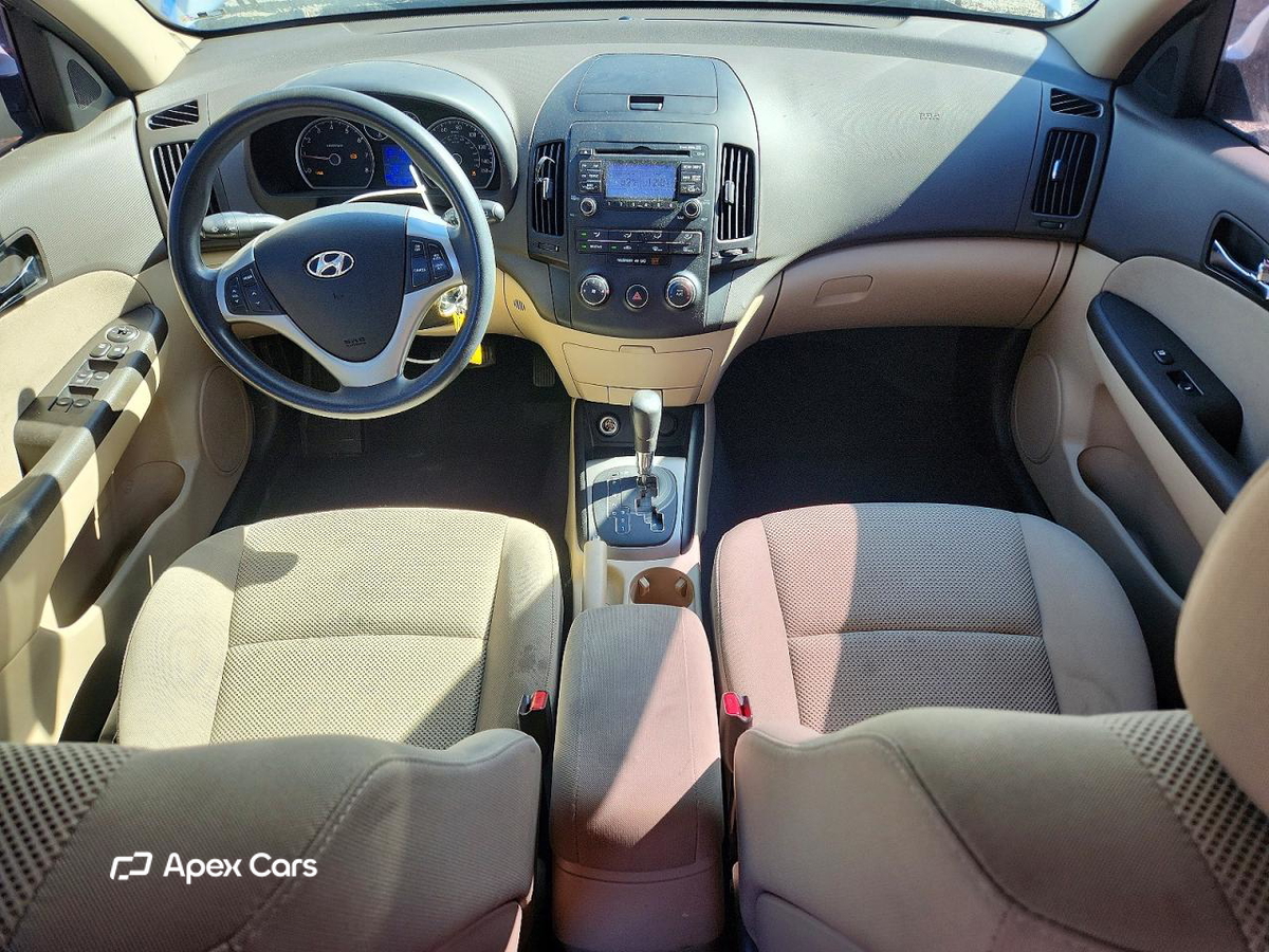 Hyundai Elantra 2012