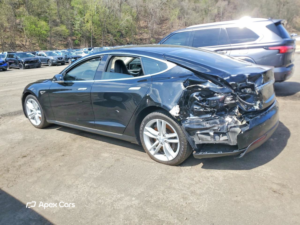 Tesla Model S 2015