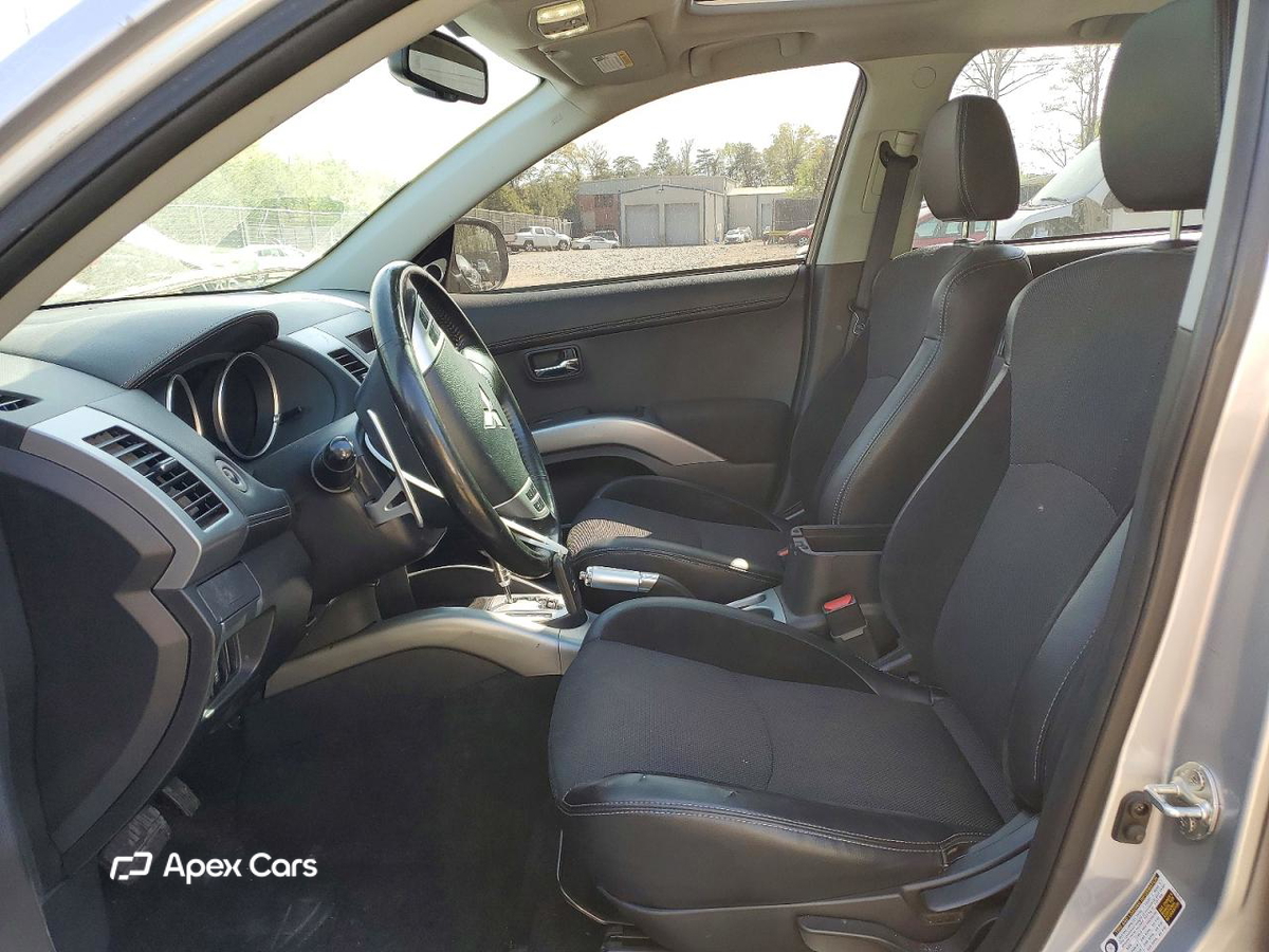 Mitsubishi Outlander 2012