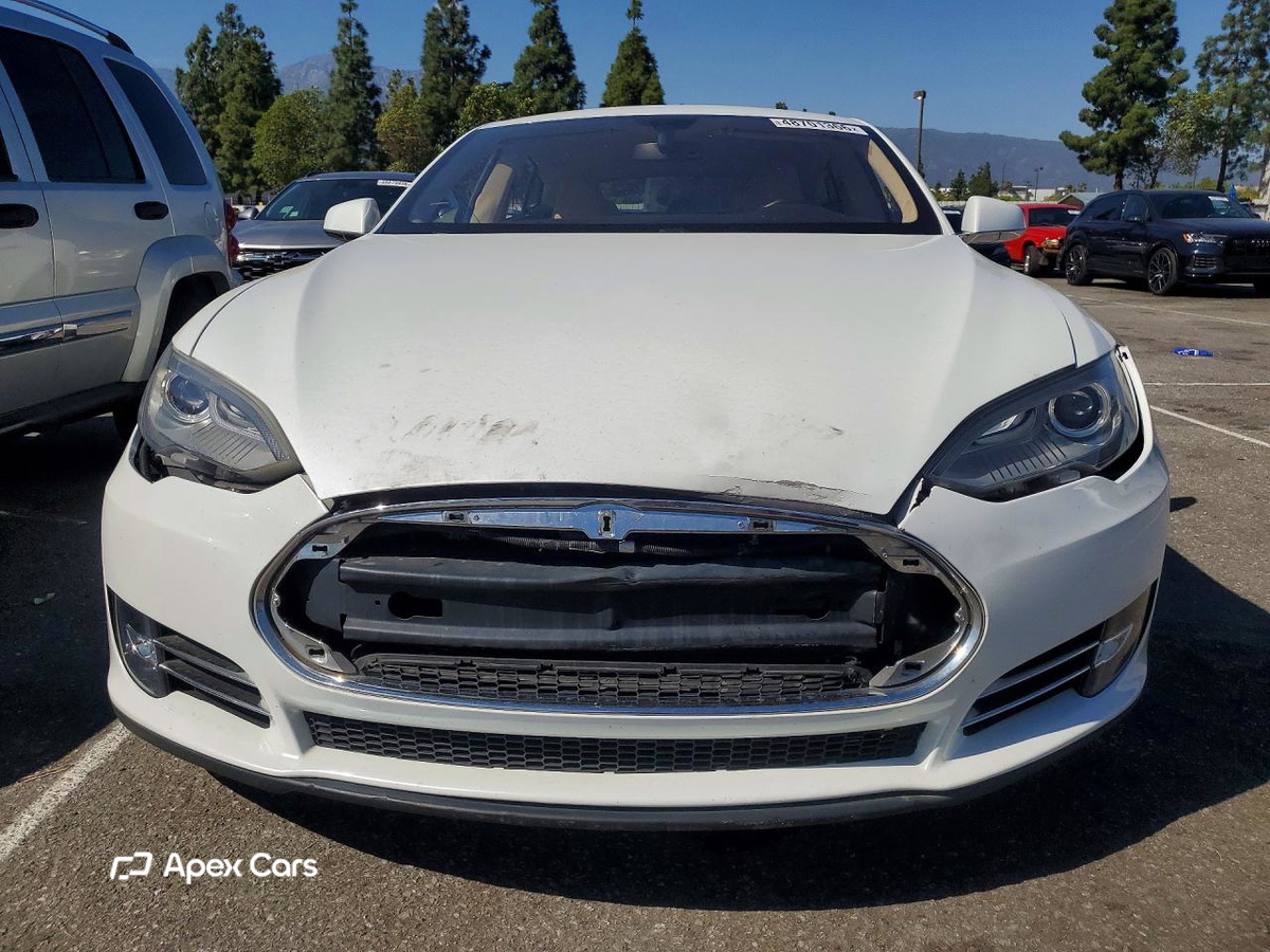 Tesla Model S 2013