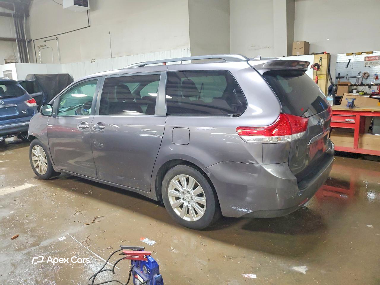 Toyota Sienna 2011