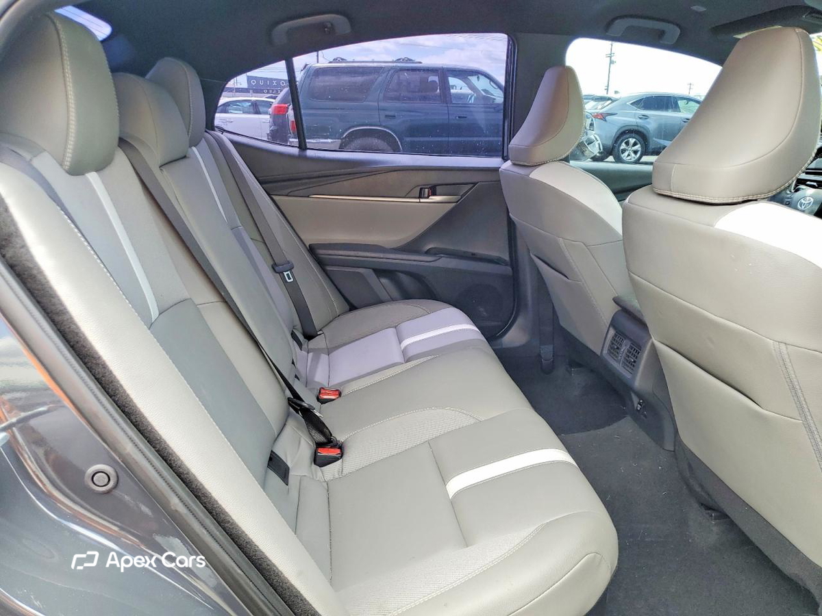 Toyota Camry 2025