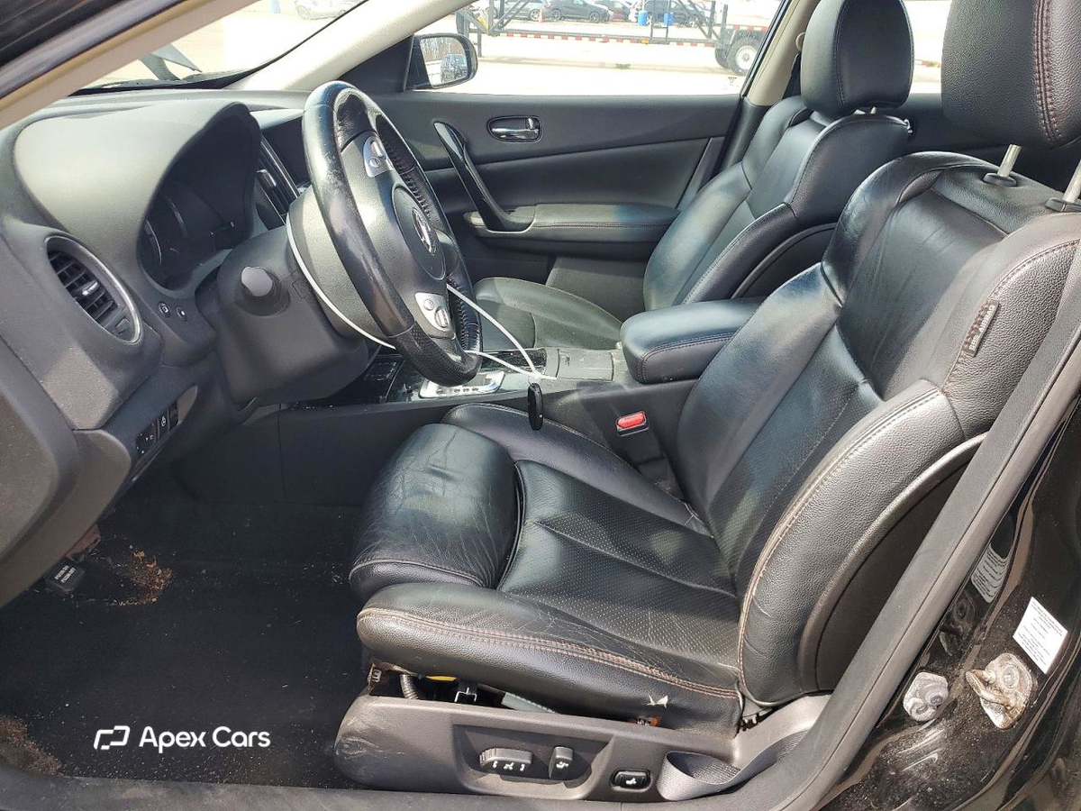 Nissan Maxima 2010
