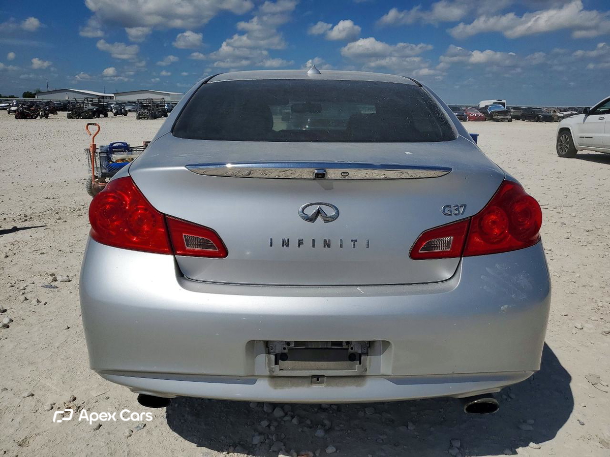 Infiniti G 2010