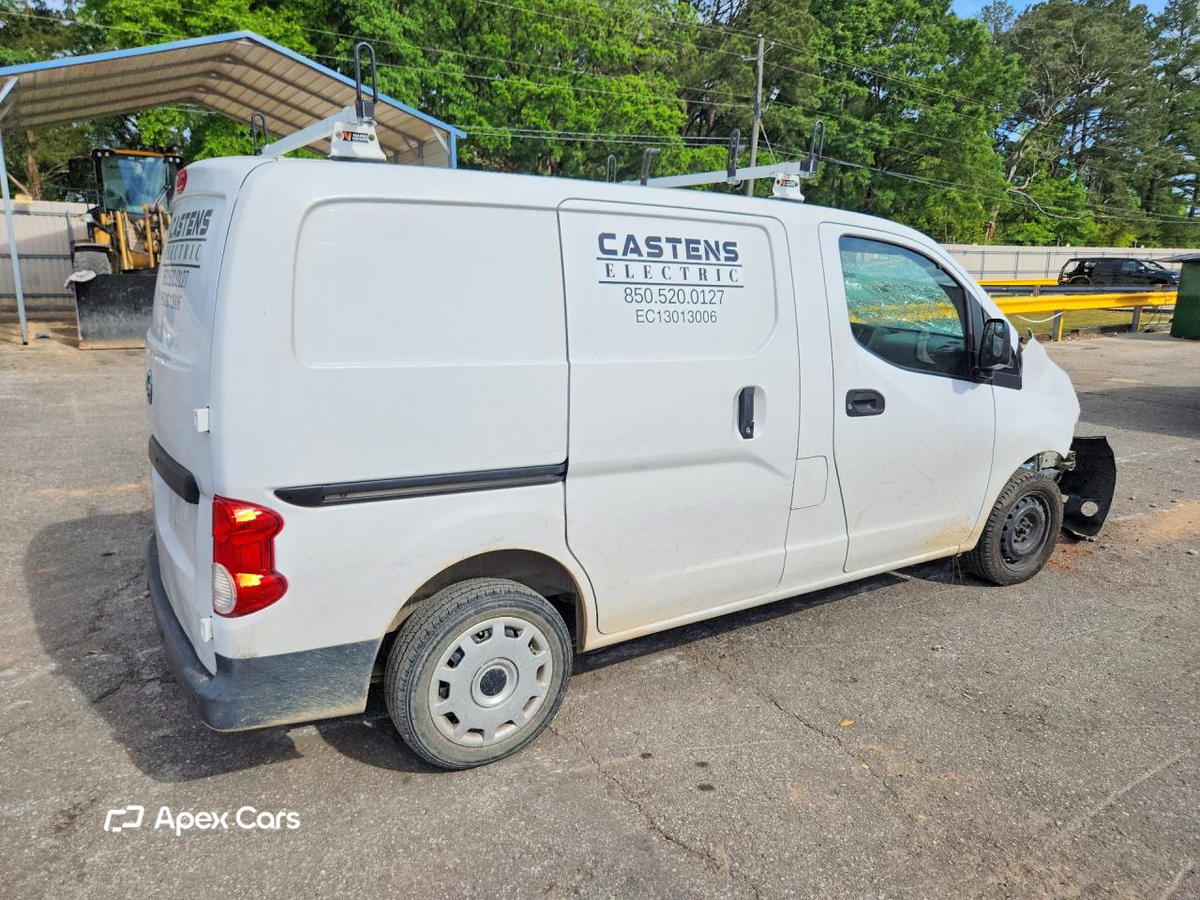 Nissan NV 2017