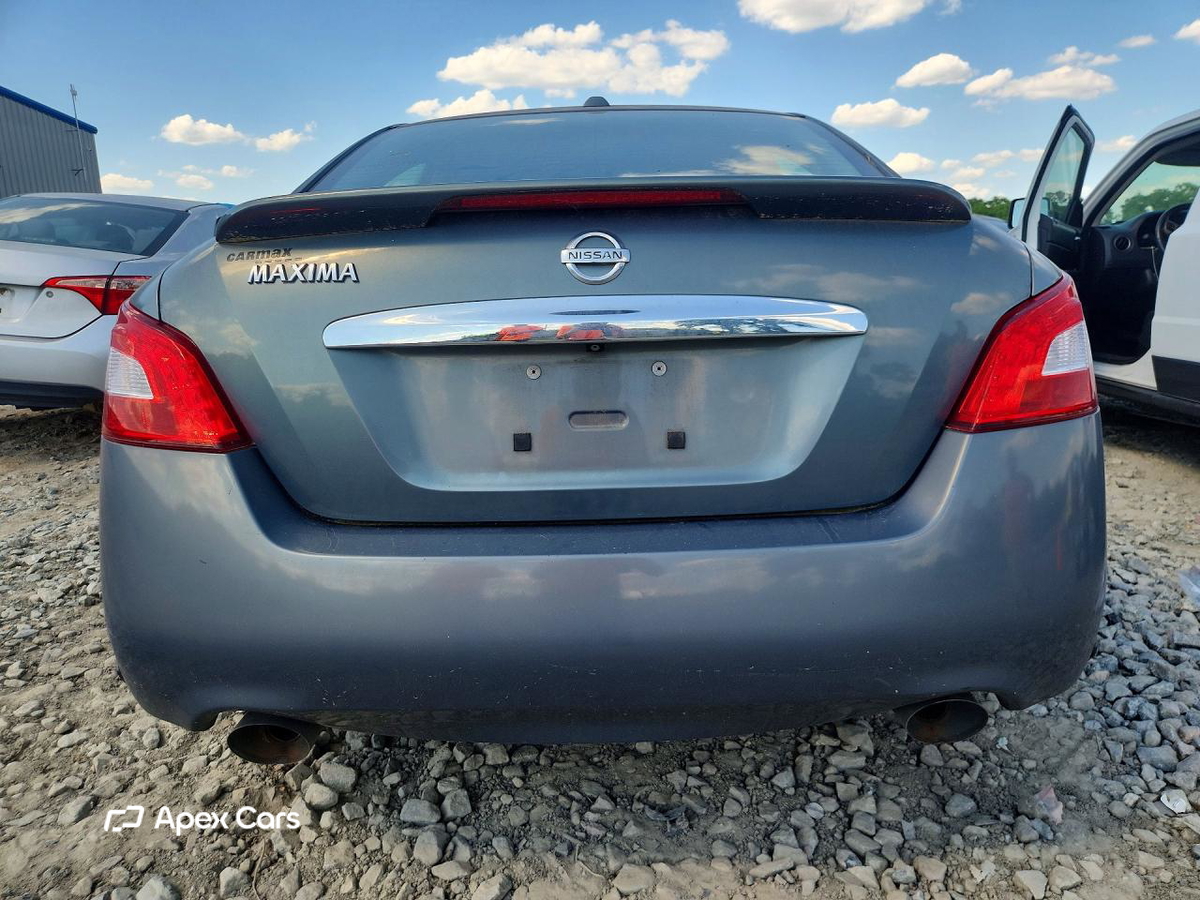 Nissan Maxima 2010