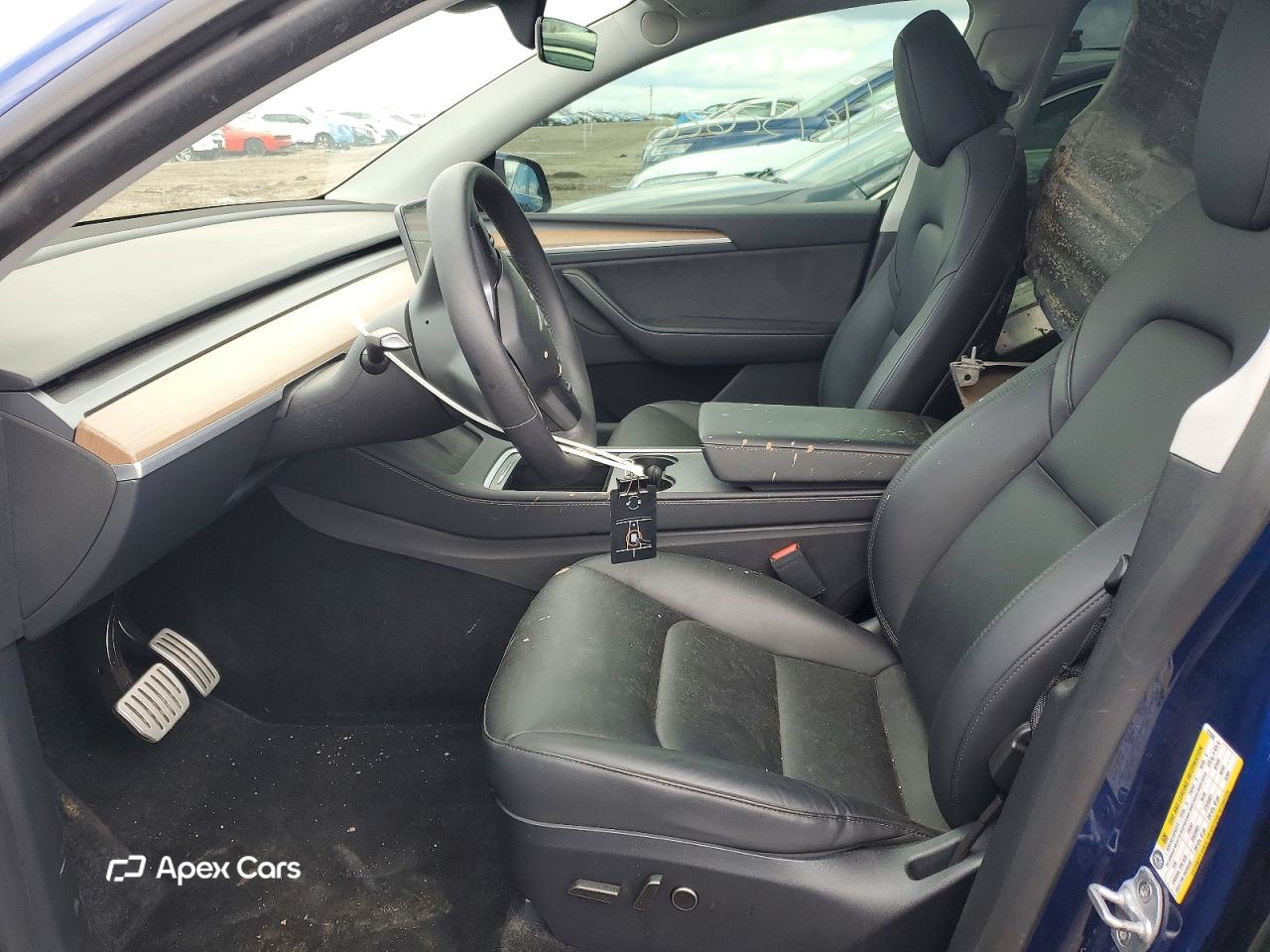 Tesla Model Y 2024