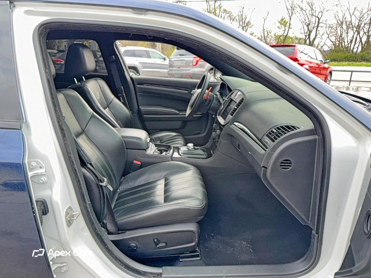 Chrysler 300 2023