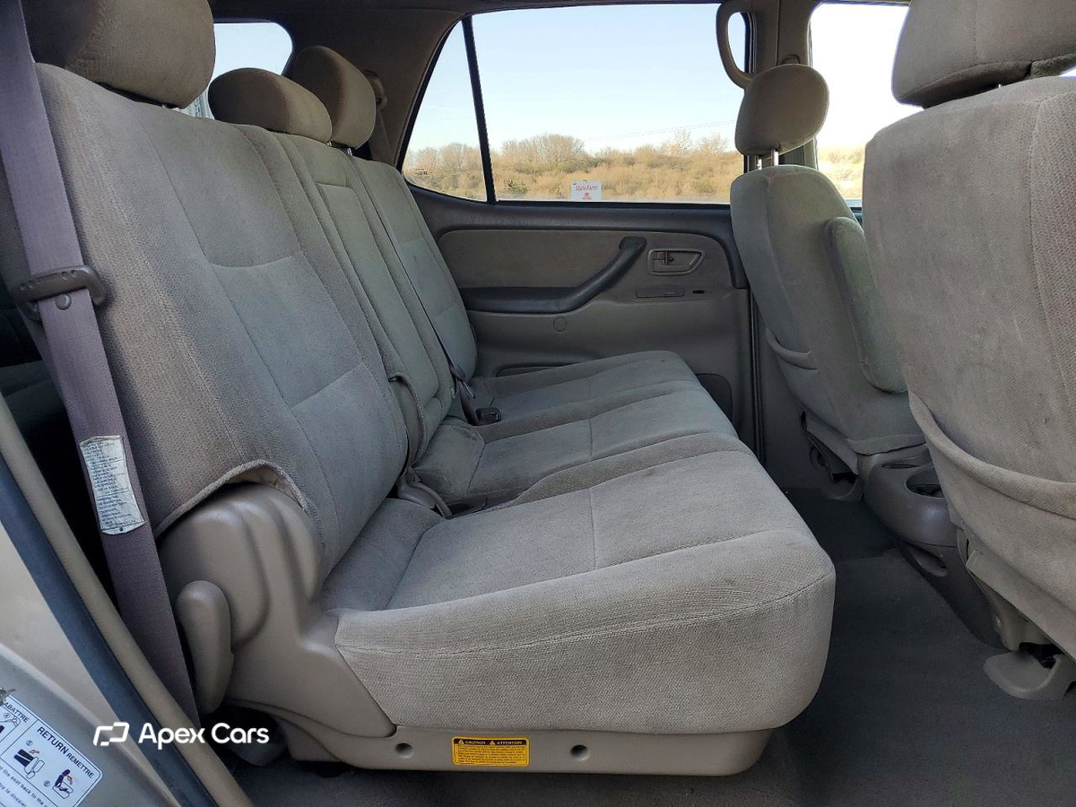 Toyota Sequoia 2004