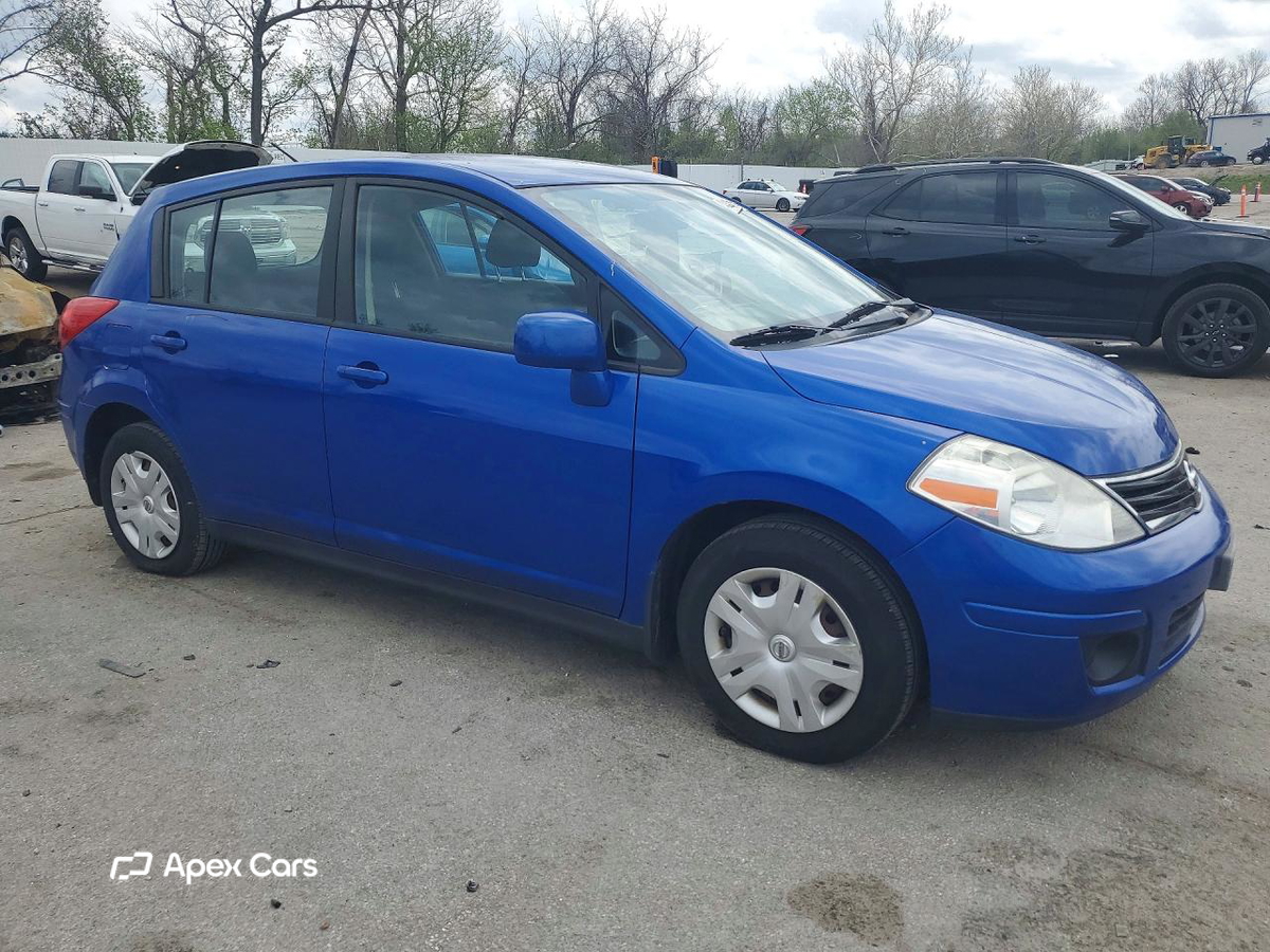 Nissan Versa 2011