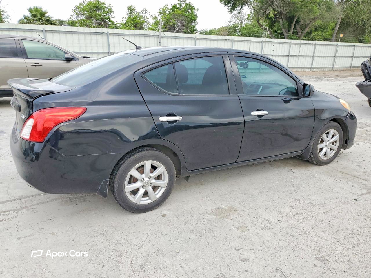 Nissan Versa 2014