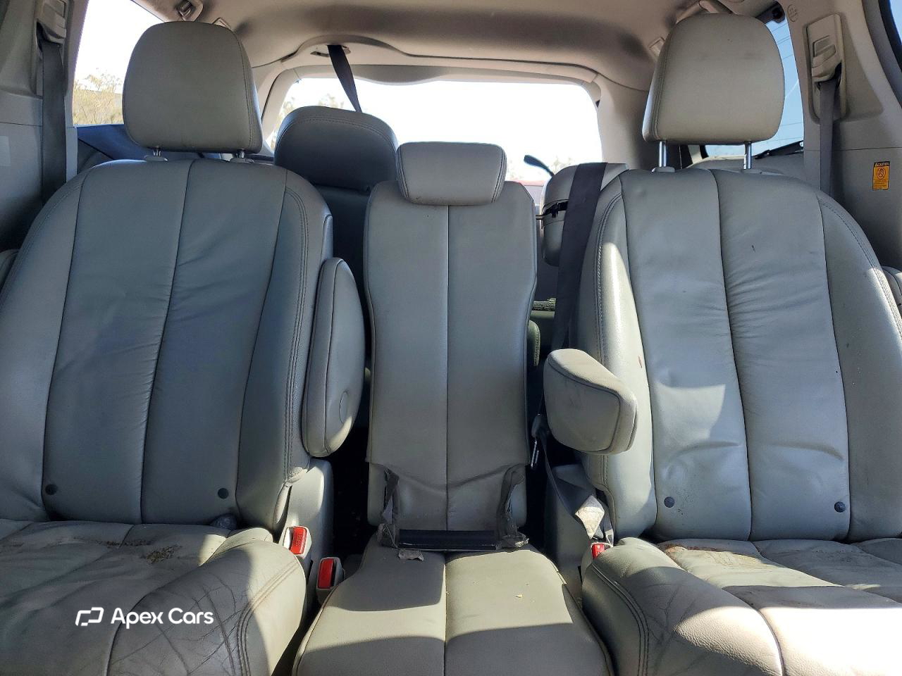 Toyota Sienna 2011