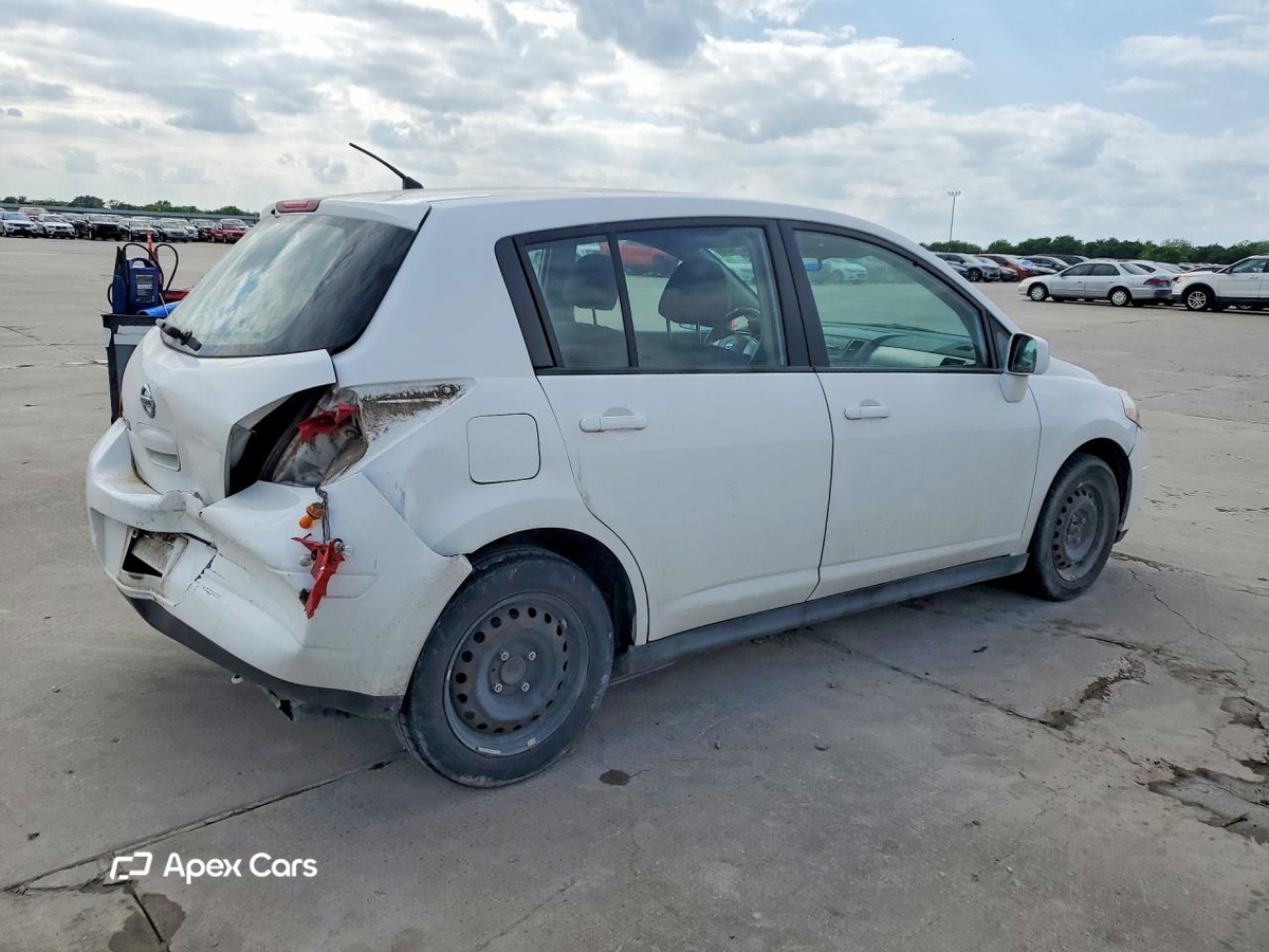 Nissan Versa 2012