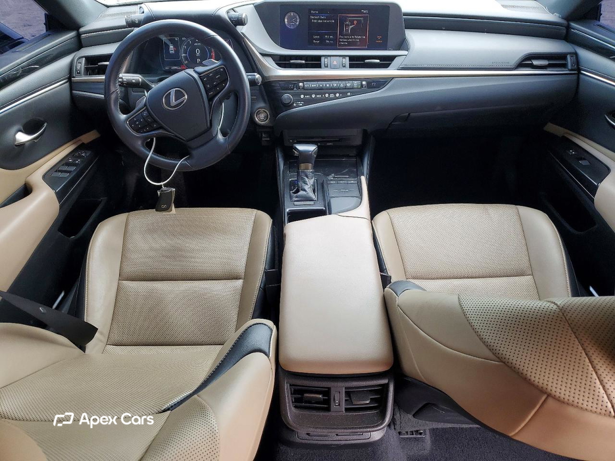 Lexus ES 2020