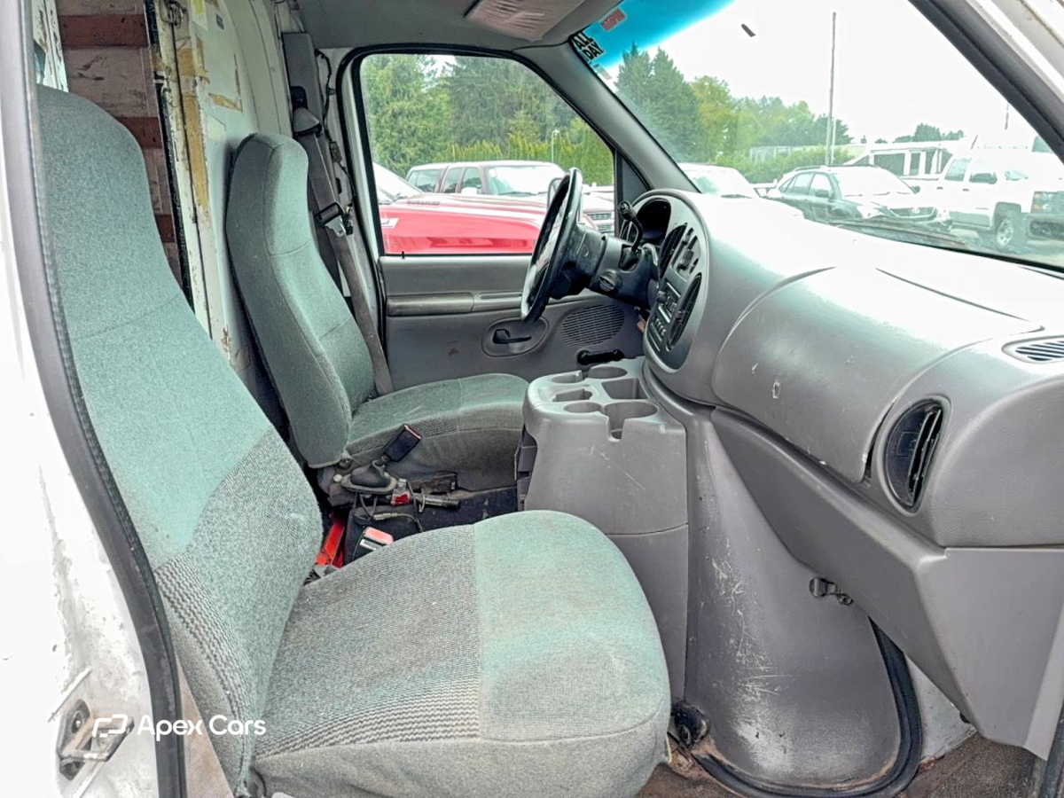 Ford Econoline 2000
