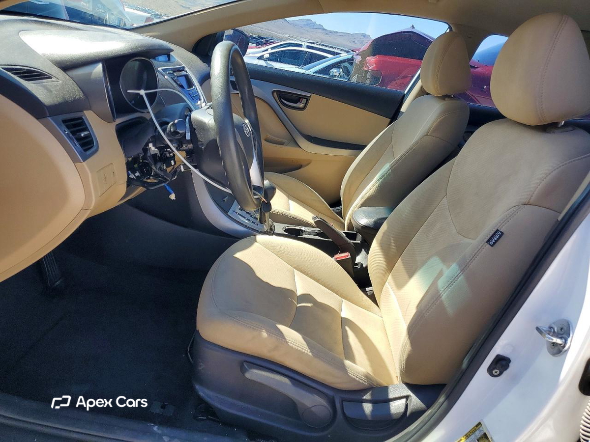 Hyundai Elantra 2011