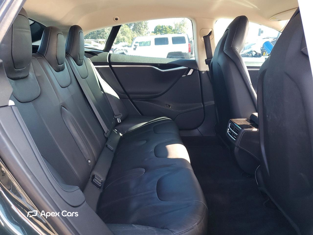 Tesla Model S 2014