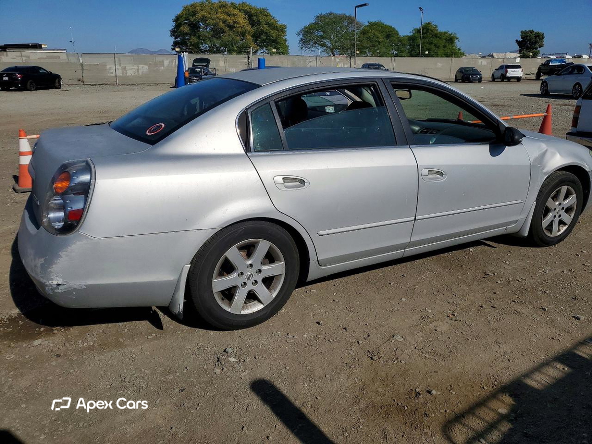 Nissan Altima 2003