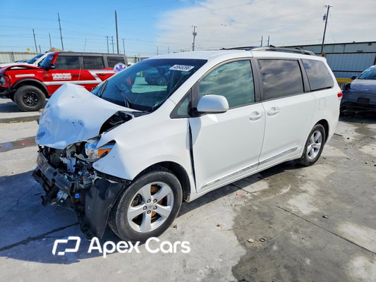 Toyota Sienna 2011 - Image 1 of 14