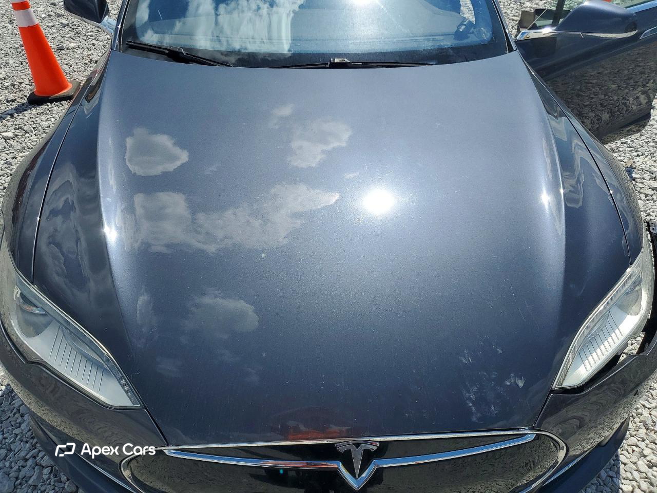 Tesla Model S 2015