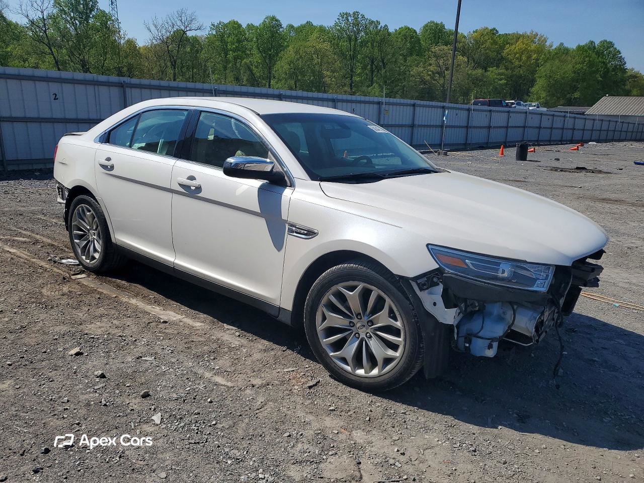 Ford Taurus 2016