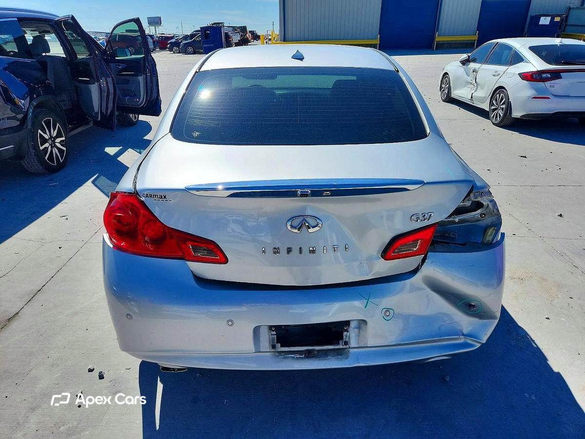 Infiniti G 2013