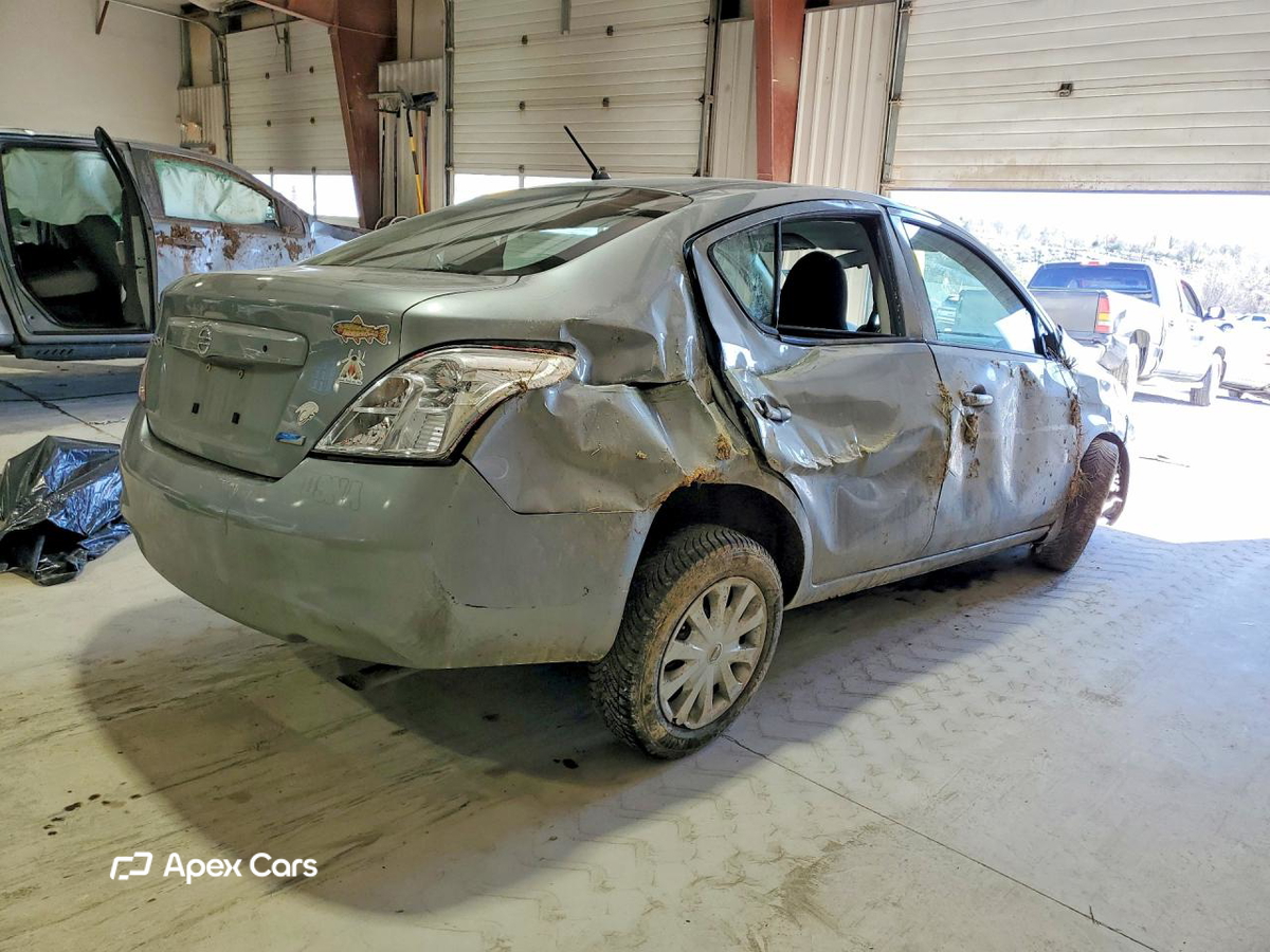 Nissan Versa 2012