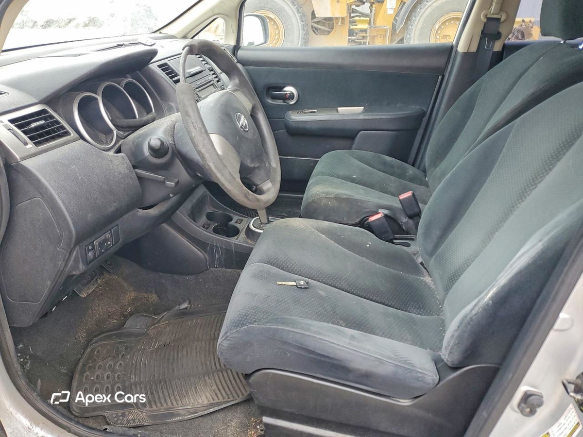 Nissan Versa 2011