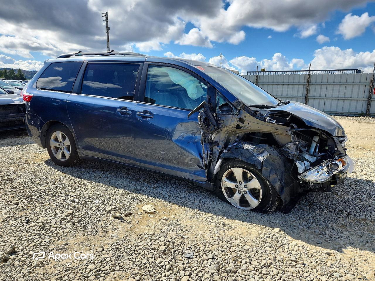 Toyota Sienna 2015