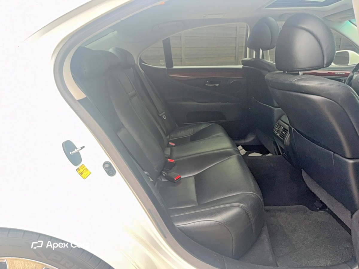 Lexus LS 2012
