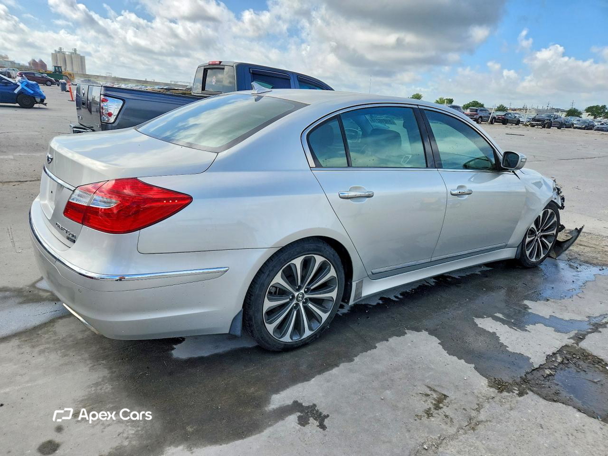 Hyundai Genesis 2012