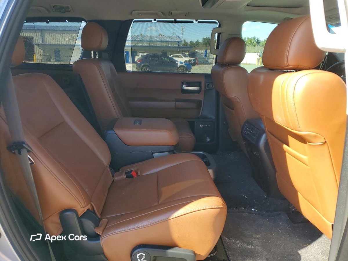 Toyota Sequoia 2010