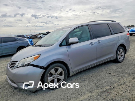 Toyota Sienna 2012 - Zdjęcie 1 z 14